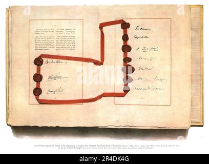 «La Signature du traite de paix a Versailles; les dernieres lignes du traite et les signatures et sceaux des delegues des Etats-Unis d'Amerique et de la Grande-Bretagne», 1919. From "l'Album de la Guerre 1914-1919, Volume 2" [l'Illustration, Paris, 1924]. Foto Stock