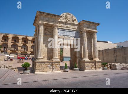 Puerta del Puente (porta del Ponte) - Cordoba, Andalusia, Spagna Foto Stock