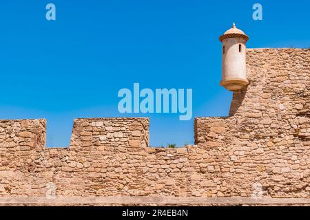 Guardia nella seconda enclosure fortificata di Melilla la Vieja di Melilla. Melilla, Ciudad Autónoma de Melilla, Spagna, África, UE Foto Stock