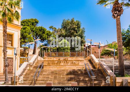 Ex piazza dell'aviatore melillano García Morato, aviatore comandante dell'aviazione fascista. Attualmente Plaza de la Aviacion Española. Al centro Foto Stock