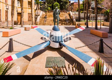 Ex piazza dell'aviatore melillano García Morato, aviatore comandante dell'aviazione fascista. Attualmente Plaza de la Aviacion Española. Al centro Foto Stock