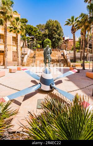 Ex piazza dell'aviatore melillano García Morato, aviatore comandante dell'aviazione fascista. Attualmente Plaza de la Aviacion Española. Al centro Foto Stock