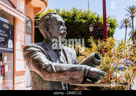 Monumento all'architetto Enrique Nieto y Nieto, monumento commemorativo scultoreo dello scultore Mustafa Arruf. Enrique Nieto y Nieto era un architetto spagnolo, aut Foto Stock