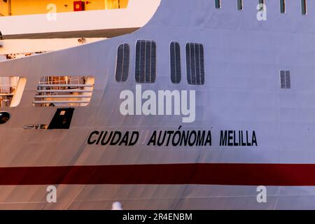 Traghetto Ciudad Autónoma de Melilla della compagnia Trasmediterranea ormeggiato al molo del porto di Melilla. Melilla, Ciudad Autónoma de Melilla, Spa Foto Stock