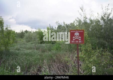 La città in rovina di Sviatohirsk, nella regione di UkraineÕs Donbass. Solo pochi mesi fa, era occupata dalle forze russe. UkraineÕs esercito liberò la città, ma le cicatrici di guerra rimangono. Foto Stock