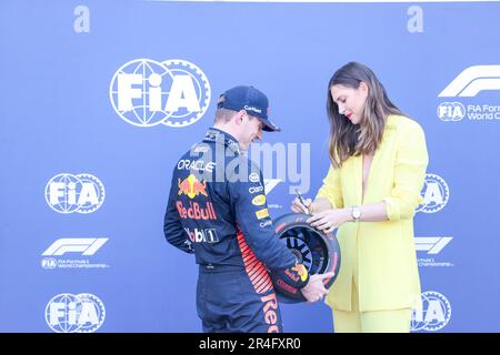 Circuit de Monaco, Montecarlo, Principato di Monaco, 27 maggio 2023, Max Verstappen (NED) Redbull Racing RB19 e Maria Sharapova durante la 2023 Grand Foto Stock