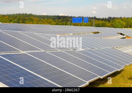 Baden-Wuerttemberg, nei pressi Di Un impianto fotovoltaico di 8 Heimsheim in costruzione Foto Stock