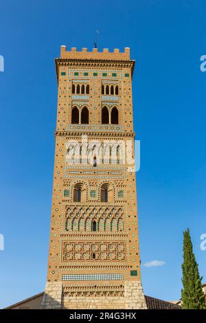 Torre della storica chiesa di San Martin a Teruel, Spagna Foto Stock