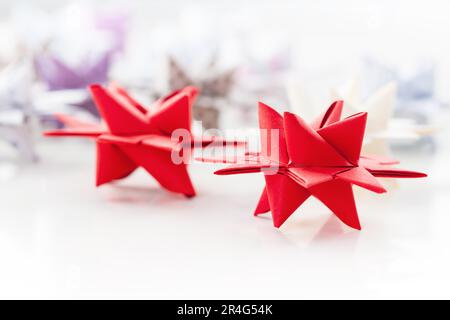 Froebel STAR - famosa stella dell'Avvento tedesca fatta di carta come bella decorazione di Natale Foto Stock