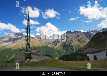 Antenna per telecomunicazioni in montagna (Alto Adige) (Italia) Foto Stock