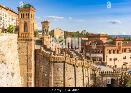 Storico ovale scale in stile mudejar edificio a Teruel, Spagna Foto Stock