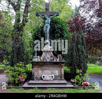 Alter St Michael-Friedhof, Old St Michael Cemetery, Cave Yard cattolica, Hermannstrasse 191-195, Neukölln, Berlino Foto Stock