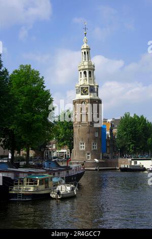 Torre, Montelbaanstoren, Oudeschansgracht, Amsterdam, Paesi Bassi Foto Stock