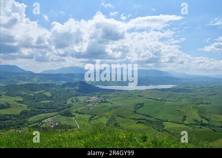 Vista sulla caratteristica campagna della provincia di Avellino. Foto Stock