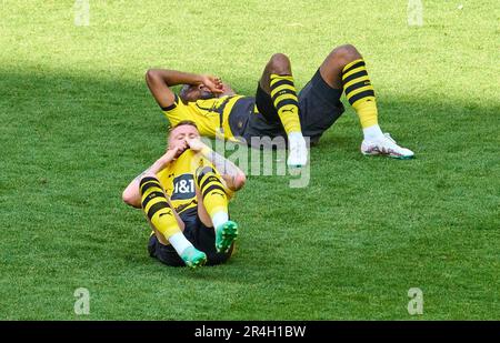 Marco REUS, BVB 11 Anthony Modeste Nr. 20 BVB dopo il match BORUSSIA DORTMUND - FSV MAINZ 05 2-2, BVB ha perso la possibilità per il titolo. 1.German Football League il 27 maggio 2023 a Dortmund, Germania. Stagione 2022/2023, giorno 34, 1.Bundesliga, 34.Spieltag, BVB, MZ, © Peter Schatz / Alamy Live News - LE NORMATIVE DFL VIETANO L'USO DELLE FOTOGRAFIE come SEQUENZE DI IMMAGINI e/o QUASI-VIDEO - Foto Stock