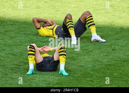 Marco REUS, BVB 11 Anthony Modeste Nr. 20 BVB dopo il match BORUSSIA DORTMUND - FSV MAINZ 05 2-2, BVB ha perso la possibilità per il titolo. 1.German Football League il 27 maggio 2023 a Dortmund, Germania. Stagione 2022/2023, giorno 34, 1.Bundesliga, 34.Spieltag, BVB, MZ, © Peter Schatz / Alamy Live News - LE NORMATIVE DFL VIETANO L'USO DELLE FOTOGRAFIE come SEQUENZE DI IMMAGINI e/o QUASI-VIDEO - Foto Stock