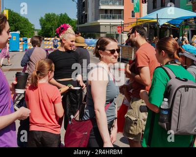 Lawrence, Kansas - 27 maggio 2023: Lawrence Busker Festival - Festival annuale nel Midwest a Showcase Street Performers Foto Stock