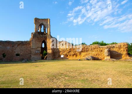 Foto della fortezza medievale di Bach, Serbia. Le prime tracce di Bach provengono dal periodo dell'imperatore Giustiniano i quando l'imperatore menziona Bach in Foto Stock