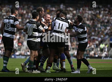 Twickenham, Regno Unito. 28th maggio, 2023. Barbari Vs mondo XV Stadio di Twickenham. Twickenham . I barbari festeggiano la loro vittoria durante la partita di rugby della Killik Cup tra barbari e un XV mondo Credit: Sport in Pictures/Alamy Live News Foto Stock