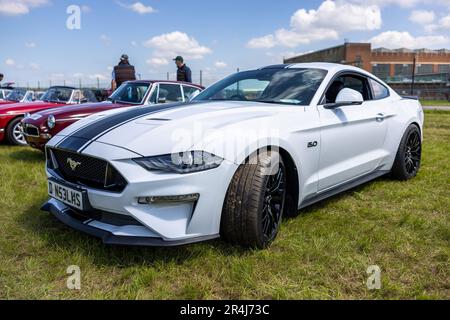 2021 Ford Mustang GT, in mostra all'Abingdon Air & Country Show il 20th maggio 2023. Foto Stock