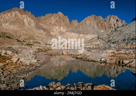 Dusy Basin, Mt. Agassiz, Mt. Winchell, Thunderbolt Peak, Starlight Peak, North Palisade, Kings Canyon National Park, California Foto Stock