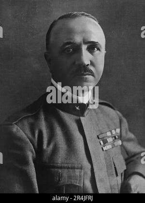 Pietro Badoglio politico e militare italiano, dopo la deposizione di Mussolini guidò il governo italiano verso l'armistizio del 1943 Foto Stock