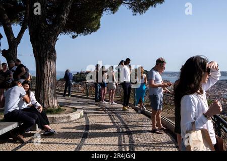 Portogallo, Lisbona, 2022-04-29. Turismo e vita quotidiana nelle strade di Lisbona, la capitale portoghese, in primavera. Fotografia di Martin Bertrand. Portu Foto Stock