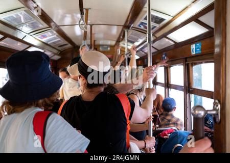 Portogallo, Lisbona, 2022-04-29. Turismo e vita quotidiana nelle strade di Lisbona, la capitale portoghese, in primavera. Fotografia di Martin Bertrand. Portu Foto Stock