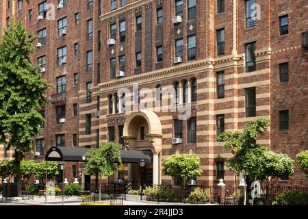 London Terrace è un enorme complesso di appartamenti a Chelsea, 2023, New York City, USA Foto Stock