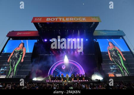 Napa, Stati Uniti. 27th maggio, 2023. Lizzo si esibisce il giorno 2 del BottleRock Napa Valley Music Festival al Napa Valley Expo il 27 maggio 2023 a Napa, California. Foto: Casey Flanigan/imageSPACE Credit: Imagespace/Alamy Live News Foto Stock