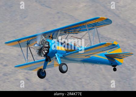 Palm Springs, California, Stati Uniti. 14th maggio, 2023. Un biplano Boeing E75 Stearman del 1941 una volta di proprietà del Barron Hilton. Attualmente gestito dal Palm Springs Air Museum. (Credit Image: © Ian L. Sitren/ZUMA Press Wire) SOLO PER USO EDITORIALE! Non per USO commerciale! Foto Stock