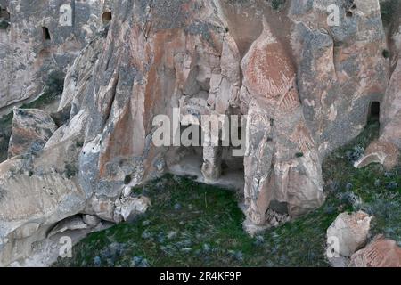 Architettura a taglio di roccia, Museo all'aperto Zelve, Capadoccia, Turchia Foto Stock