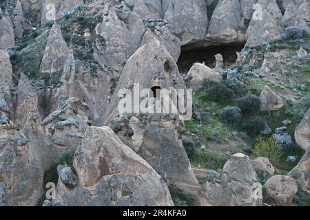 Architettura a taglio di roccia, Museo all'aperto Zelve, Capadoccia, Turchia Foto Stock