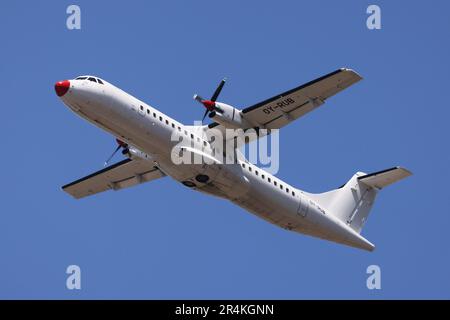DAT DANISH AIR TRANSPORT L'UNICA COMPAGNIA AEREA CHE COLLEGA LA SICILIA A PANTELLERIA E LAMPEDUSA nella foto a DAT Airlines ATR72-212 Foto Stock