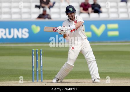 Mark Adair in azione batting per l'Irlanda durante Essex CCC vs Irlanda, nazionale First Class Match Cricket al Cloud County Ground il 28th maggio 2023 Foto Stock