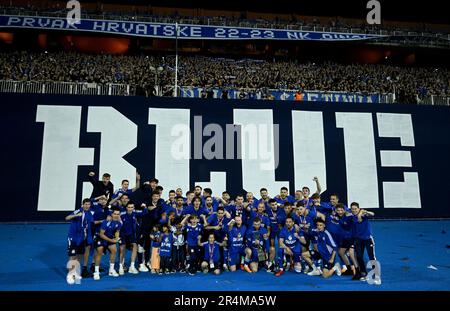 Zagabria, Croazia. 28th maggio, 2023. I giocatori di Dinamo Zagreb festeggiano con il trofeo dopo aver vinto il Crotian First League Supersport HNL al Maksimir Stadium di Zagabria, Croazia, il 28 maggio 2023. Foto: Marko Lukunic/PIXSELL Credit: Pixsell/Alamy Live News Foto Stock