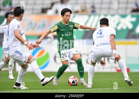Tokyo, Giappone. 13th maggio, 2023. Tokyo Verdy's Yuji Kitajima durante la partita della Lega 2023 J2 tra il Tokyo Verdy 0-1 FC Machida Zelvia allo stadio Ajinomoto di Tokyo, Giappone, 13 maggio 2023. Credit: AFLO/Alamy Live News Foto Stock