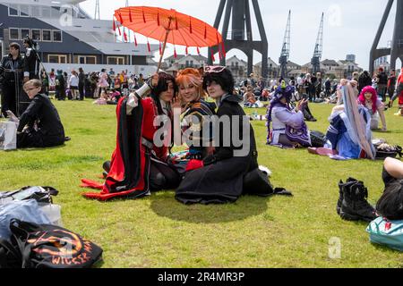 © Jeff Moore MCM Comic con Londra 28th Maggio 2023 Cos Players at Comic con at excel in London Goting the hot Weather . Foto Stock