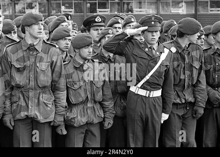 Funerali di sedici soldati uccisi da una valanga durante gli esercizi invernali della NATO (Bardufoss, 12 Mars 1986) Foto Stock