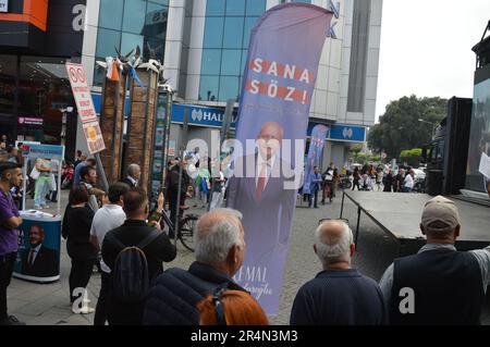 Antalya, Turchia - 23 maggio 2023 - Rally per sostenere il candidato presidenziale Kemal Kilicdaroglu nel periodo di scappamento delle elezioni presidenziali. (Foto di Markku Rainer Peltonen) Foto Stock