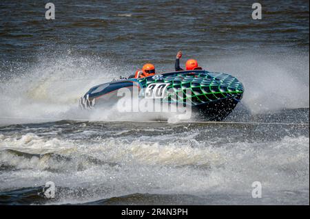 F1, F2, F3 gara di sci d'acqua all'Hanseatic Festival of Watersports, Kings Lynn Quay, River Great Ouse, Norfolk, UK 27 maggio 2023 Foto Stock