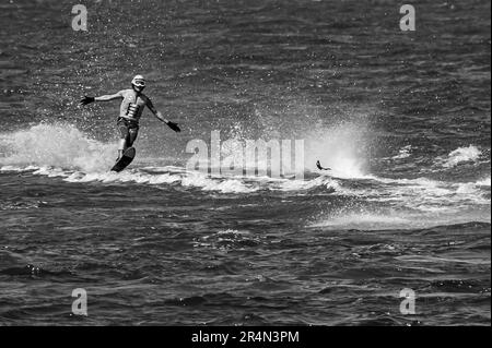 F1, F2, F3 gara di sci d'acqua all'Hanseatic Festival of Watersports, Kings Lynn Quay, River Great Ouse, Norfolk, UK 27 maggio 2023 Foto Stock