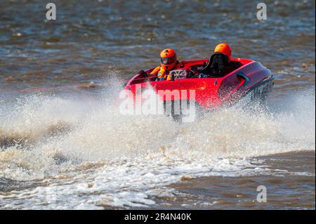 F1, F2, F3 gara di sci d'acqua all'Hanseatic Festival of Watersports, Kings Lynn Quay, River Great Ouse, Norfolk, UK 27 maggio 2023 Foto Stock