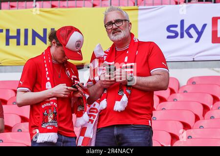 I fan di Barnsley iniziano ad arrivare all'interno dello stadio davanti alla partita finale della Sky Bet League 1 Barnsley vs Sheffield Mercoledì al Wembley Stadium, Londra, Regno Unito, 29th Maggio 2023 (Foto di Mark Cosgrove/News Images) in , il 5/29/2023. (Foto di Mark Cosgrove/News Images/Sipa USA) Foto Stock