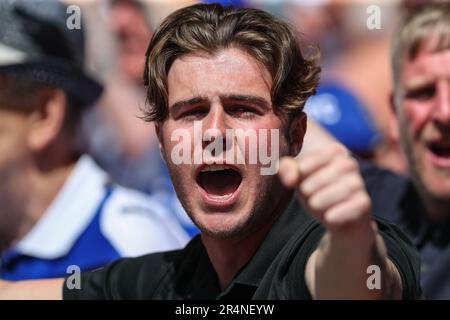 Sheffield Wednesday tifosi in arrivo davanti alla Sky Bet League 1 Play-off finale partita Barnsley vs Sheffield Mercoledì al Wembley Stadium, Londra, Regno Unito, 29th Maggio 2023 (Foto di Gareth Evans/News Images) a Londra, Regno Unito il 5/29/2023. (Foto di Gareth Evans/News Images/Sipa USA) Foto Stock