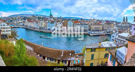 Panorama di Zurigo con argine Limmatquai dalla collina di Lindenhof, Svizzera Foto Stock