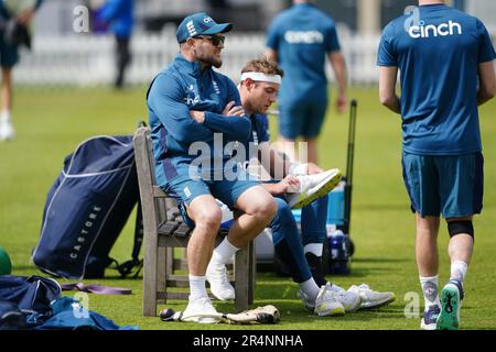 Il capo allenatore inglese Brendon McCullum si guarda durante una sessione dei Nets inglesi al Lord's Cricket Ground, Londra. Data immagine: Lunedì 29 maggio 2023. Foto Stock