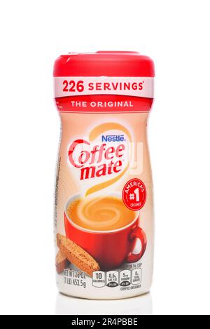 IRIVNE, CALIFORNIA - 29 MAGGIO 20223: Un contenitore di Coffee Mate Creamer di Nestle. Foto Stock