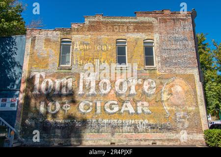 Tom Moore Cigar vecchio, sbiadendo cartello pubblicitario, 126 Central Avenue, Hot Springs, Arkansas Foto Stock