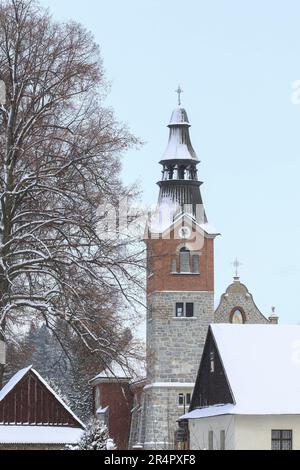 Chiesa di San Simone e Giuda Apostolo a Bialka Tatrzanska, Polonia. Foto Stock